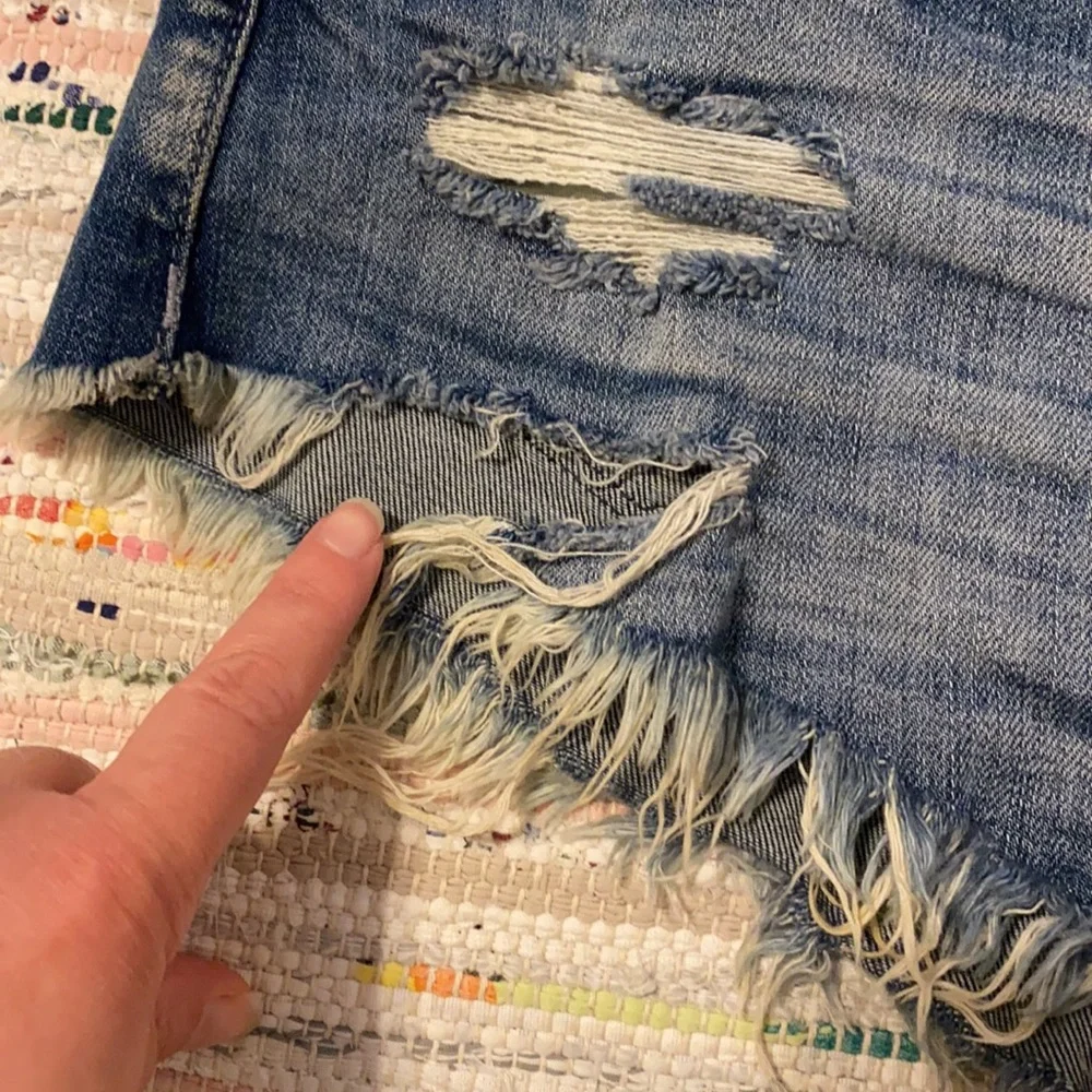 BLANK NYC Cut Off Shorts size 26 - Picture 3 of 12